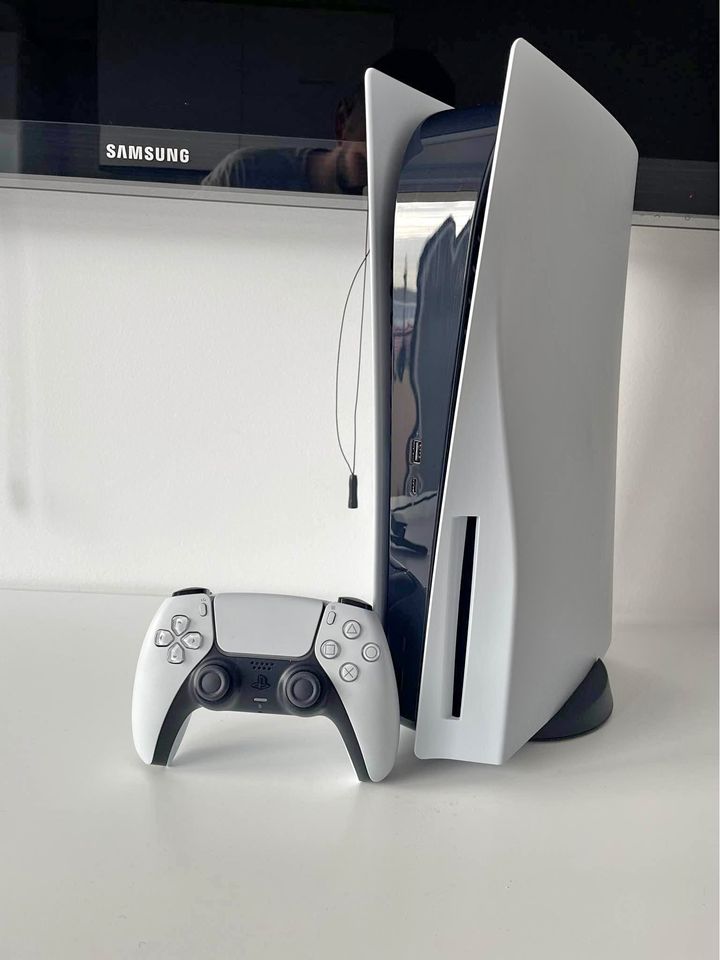 revizie consola playstation 5 si curatare PS5